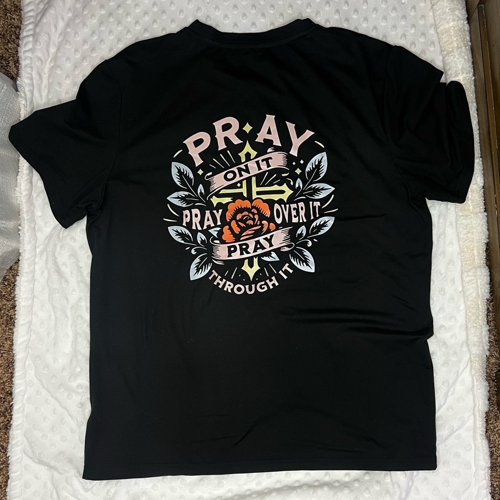 Women’s Pray T-Shirt